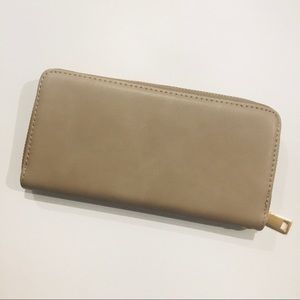 Tan zip wallet